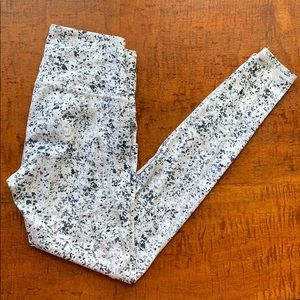 Athleta Salutation Stash Pocket Leggings